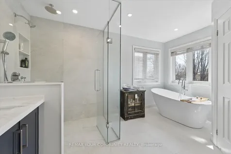 4 Marinucci Court Richmond Hill ON L4C 0M3
