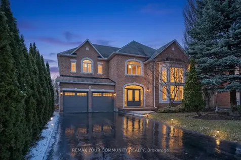4 Marinucci Court Richmond Hill ON L4C 0M3