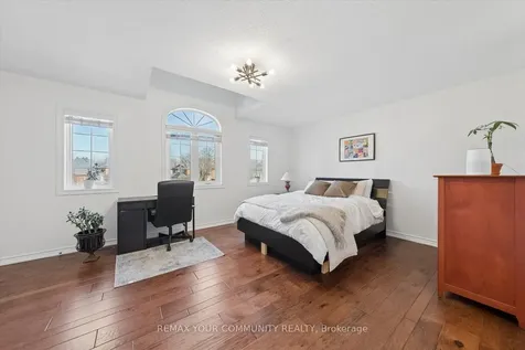 4 Marinucci Court Richmond Hill ON L4C 0M3