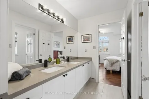 4 Marinucci Court Richmond Hill ON L4C 0M3