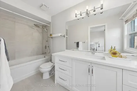 4 Marinucci Court Richmond Hill ON L4C 0M3
