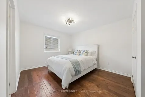 4 Marinucci Court Richmond Hill ON L4C 0M3