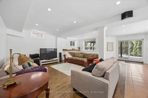 4 Marinucci Court Richmond Hill ON L4C 0M3