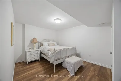 4 Marinucci Court Richmond Hill ON L4C 0M3
