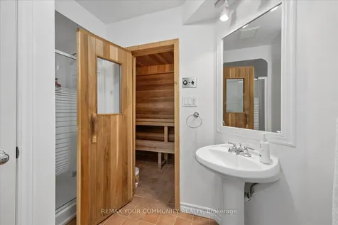 4 Marinucci Court Richmond Hill ON L4C 0M3