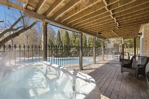 4 Marinucci Court Richmond Hill ON L4C 0M3