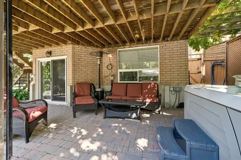 4 Marinucci Court Richmond Hill ON L4C 0M3