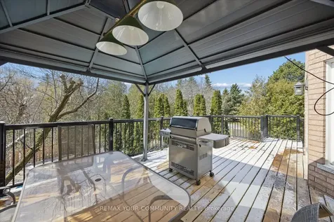 4 Marinucci Court Richmond Hill ON L4C 0M3