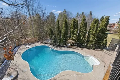 4 Marinucci Court Richmond Hill ON L4C 0M3