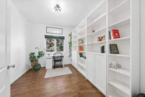 4 Marinucci Court Richmond Hill ON L4C 0M3