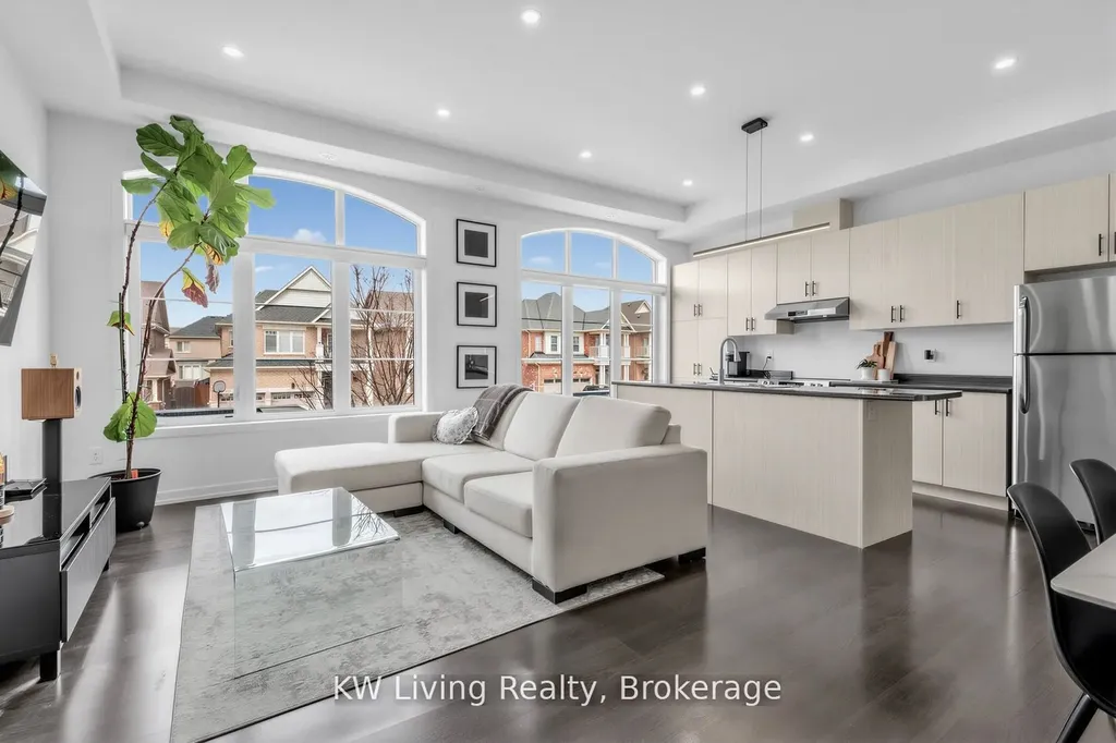 334 John Davis Gate Whitchurch-stouffville ON L4A 1X1