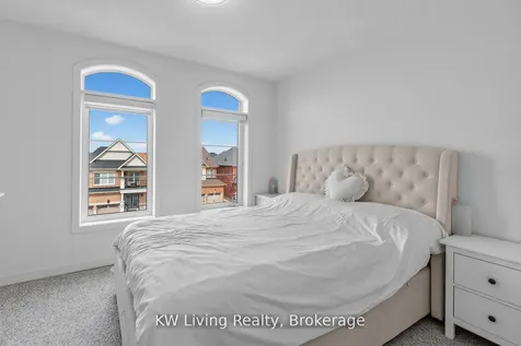 334 John Davis Gate Whitchurch-stouffville ON L4A 1X1