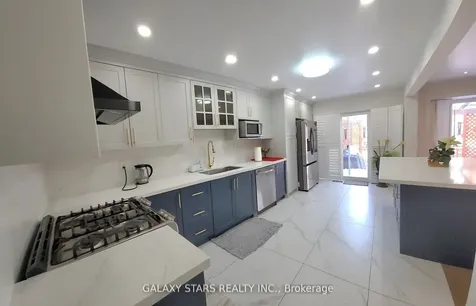 24 Pettigrew Court Markham ON L3S 1L7