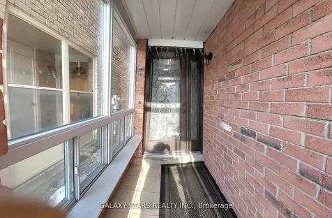 24 Pettigrew Court Markham ON L3S 1L7