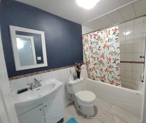 24 Pettigrew Court Markham ON L3S 1L7