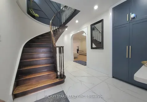 24 Pettigrew Court Markham ON L3S 1L7