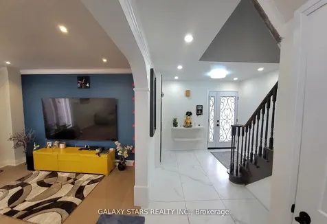 24 Pettigrew Court Markham ON L3S 1L7