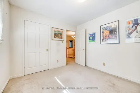 267 Aurora Heights Drive Aurora ON L4G 5C3