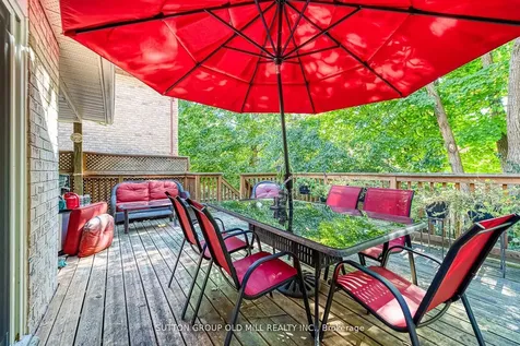 267 Aurora Heights Drive Aurora ON L4G 5C3