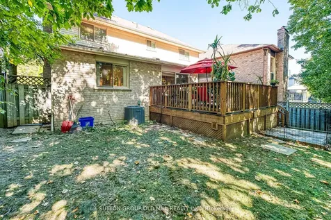 267 Aurora Heights Drive Aurora ON L4G 5C3