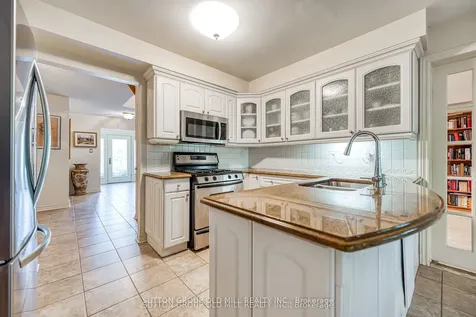 267 Aurora Heights Drive Aurora ON L4G 5C3