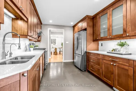 49 Seaton Drive Aurora ON L4G 3W9