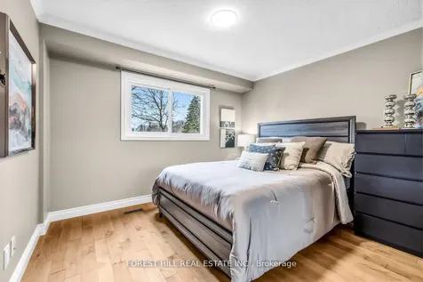 49 Seaton Drive Aurora ON L4G 3W9