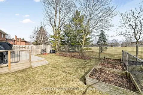 49 Seaton Drive Aurora ON L4G 3W9
