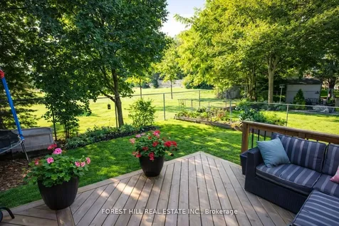 49 Seaton Drive Aurora ON L4G 3W9