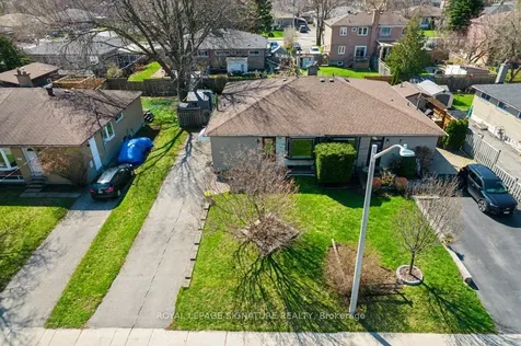 236 Ashlar Road Richmond Hill ON L4C 2W6