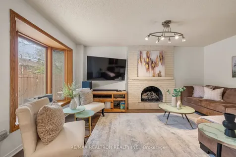 9 Whittington Court Markham ON L3T 7C5