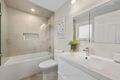 9 Whittington Court Markham ON L3T 7C5
