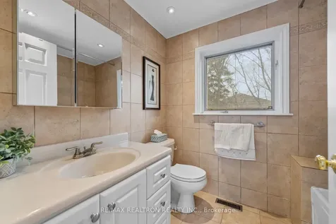 9 Whittington Court Markham ON L3T 7C5