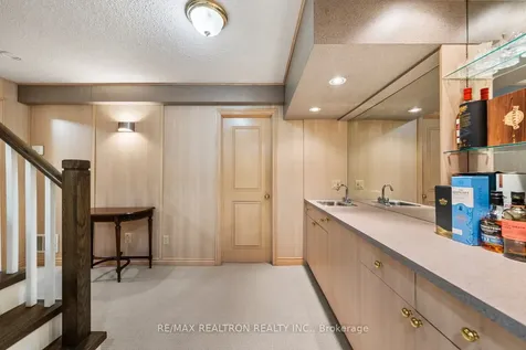 9 Whittington Court Markham ON L3T 7C5