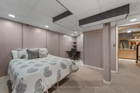 9 Whittington Court Markham ON L3T 7C5