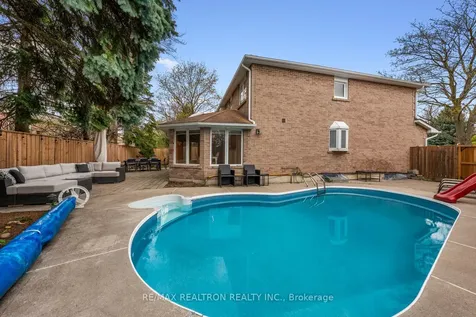 9 Whittington Court Markham ON L3T 7C5