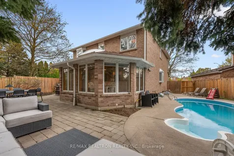 9 Whittington Court Markham ON L3T 7C5