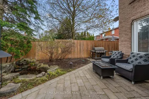 9 Whittington Court Markham ON L3T 7C5