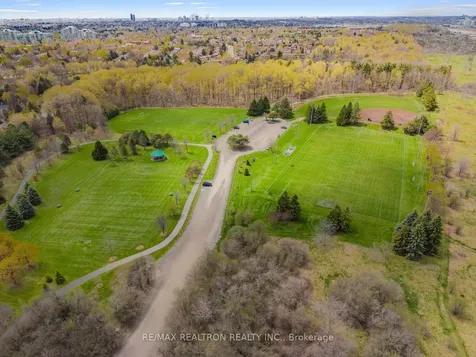 9 Whittington Court Markham ON L3T 7C5