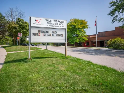 9 Whittington Court Markham ON L3T 7C5