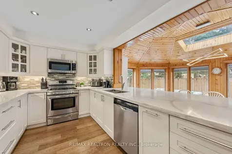 9 Whittington Court Markham ON L3T 7C5