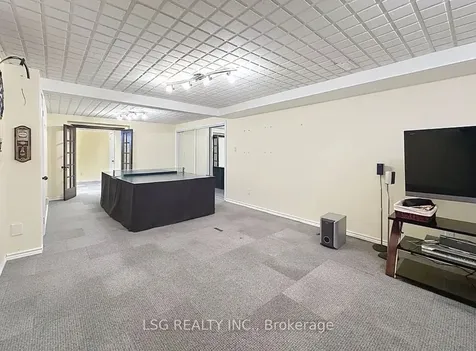 34 South Balsam Street Uxbridge ON L9P 1V2