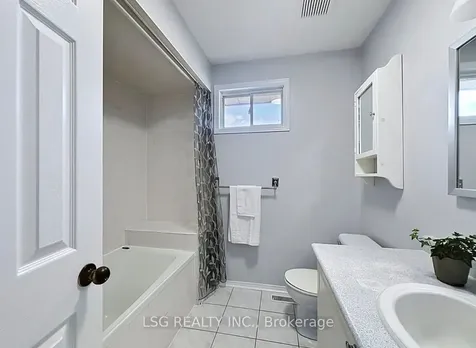 34 South Balsam Street Uxbridge ON L9P 1V2