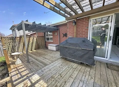 34 South Balsam Street Uxbridge ON L9P 1V2