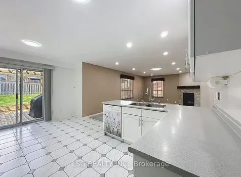 34 South Balsam Street Uxbridge ON L9P 1V2