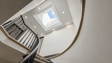 150 Bradbeer Crescent Vaughan ON L4J 5M7