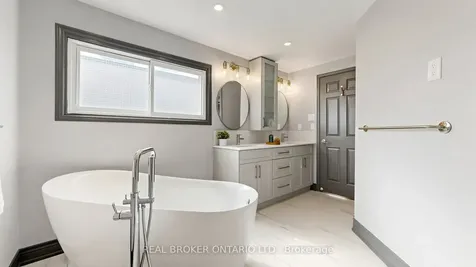 150 Bradbeer Crescent Vaughan ON L4J 5M7