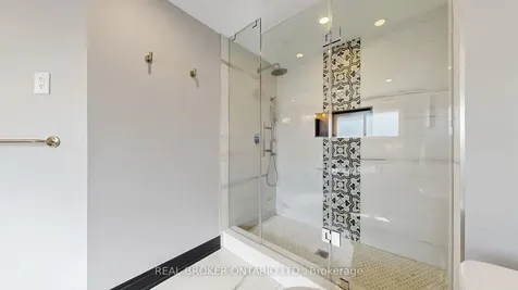 150 Bradbeer Crescent Vaughan ON L4J 5M7