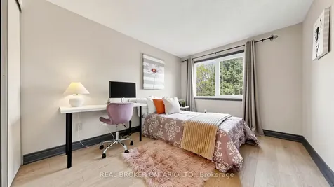 150 Bradbeer Crescent Vaughan ON L4J 5M7