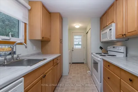 1 Juniper Court Innisfil ON L9S 1N2